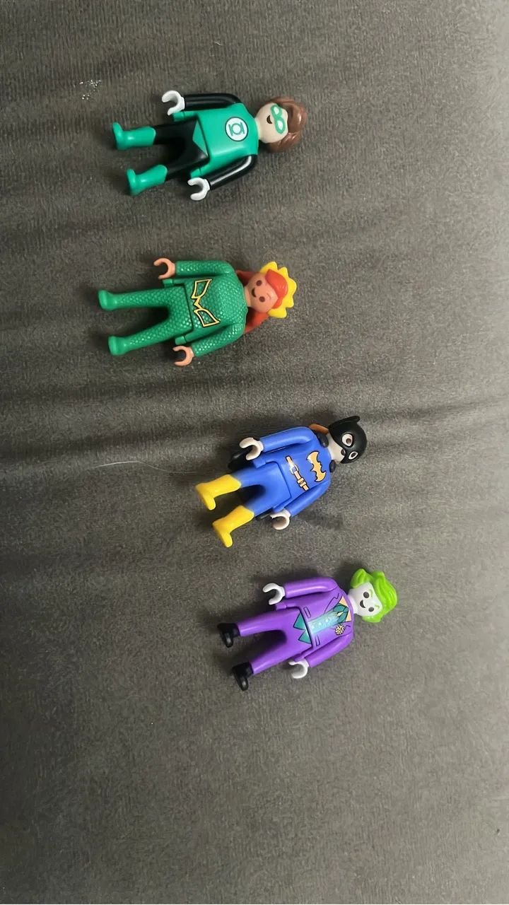 mer, batgirl, coringa e lanterna verde