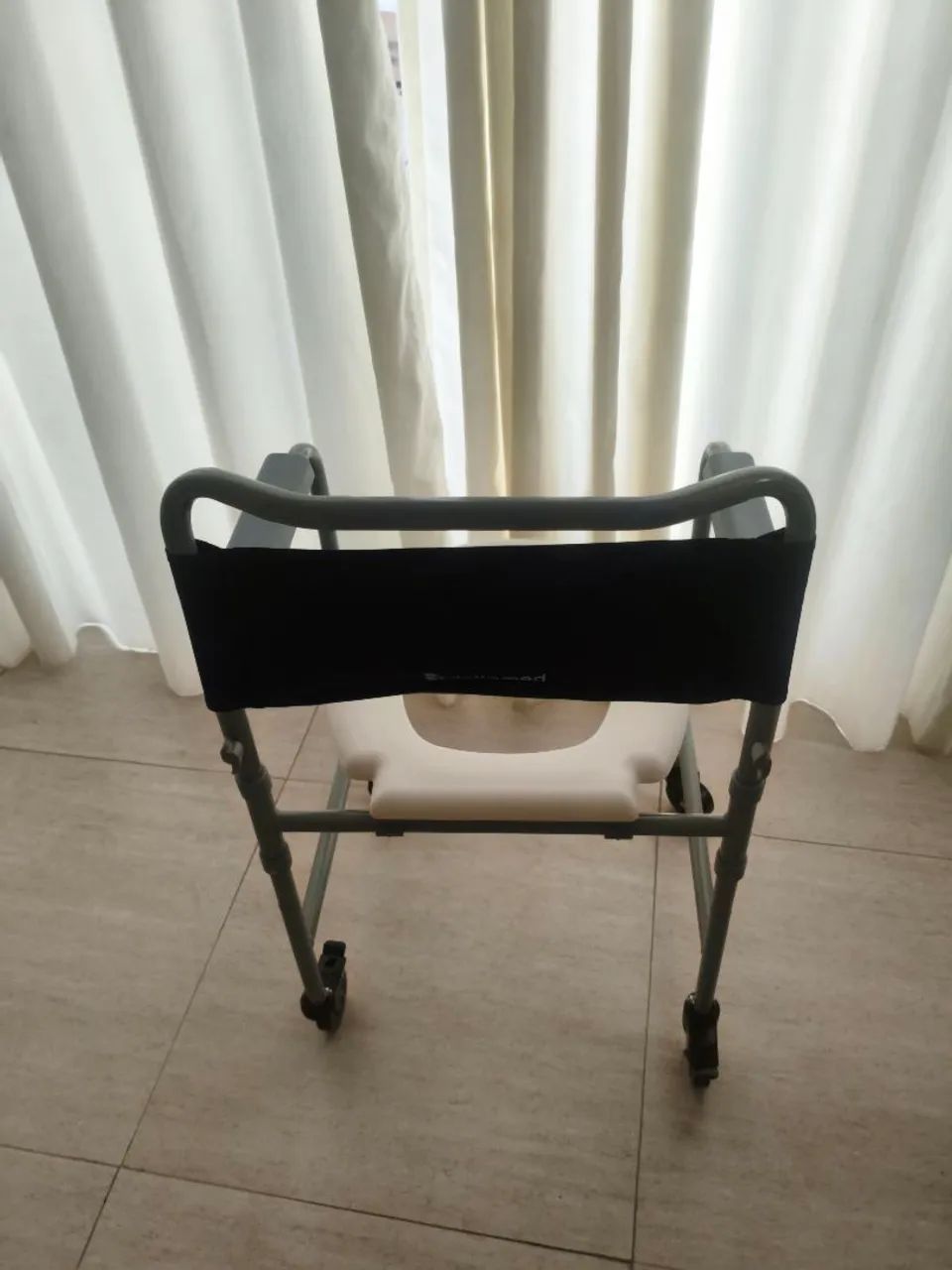 Cadeira de banho sem uso  - Foto 3