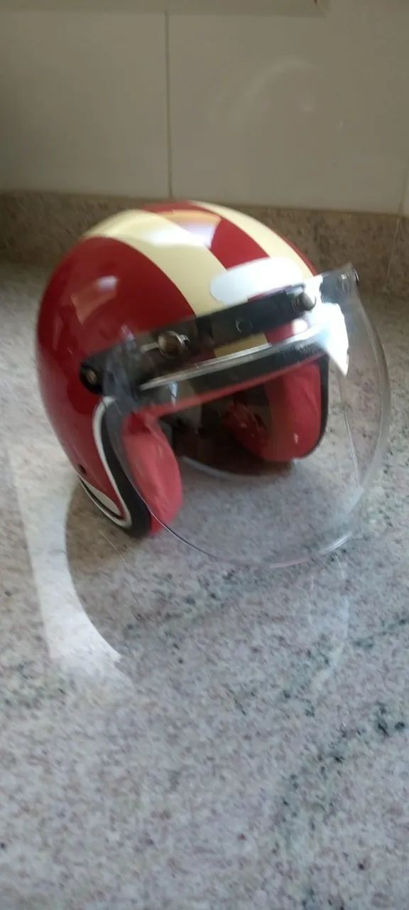Capacete Shoei restaurado sem uso