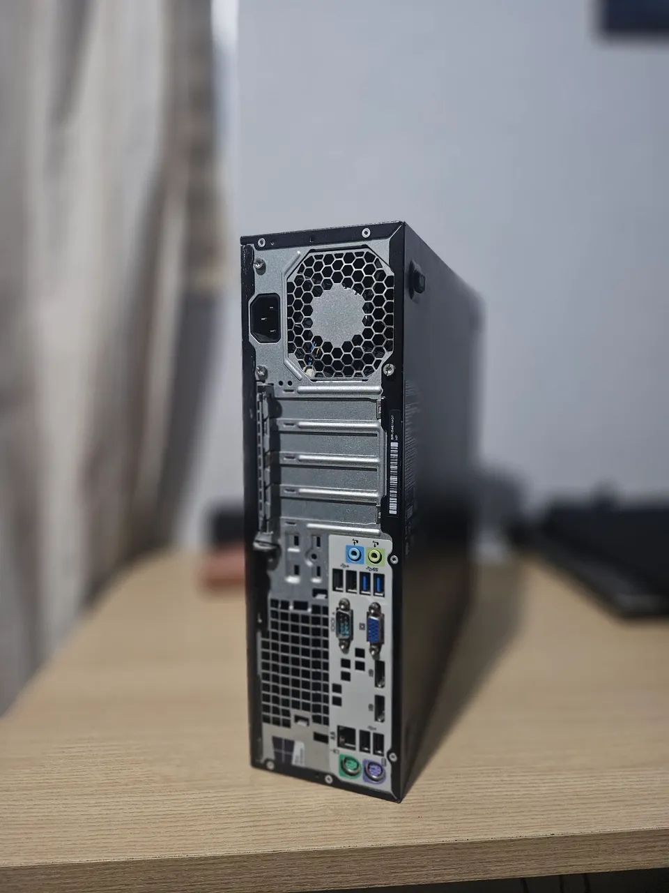 CPU Hp Elitedesk AMD 4GB Ram 250GB HD - Foto 2