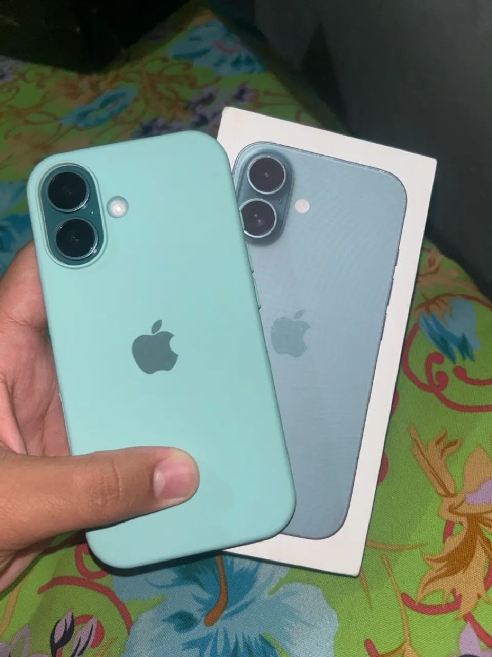 iPhone 16 teal - Foto 3