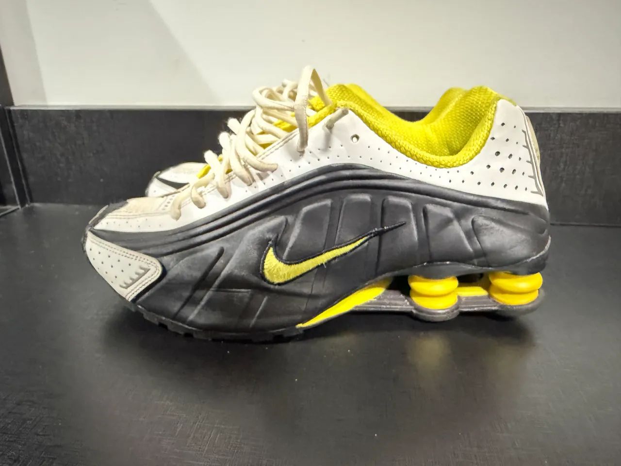 Tênis Nike shox R4