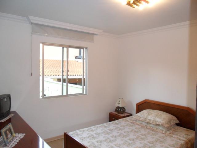 Excelente Sobrado com amplo quintal e piscina - Jd. das Américas / Uberaba - REF. S260 - Foto 13