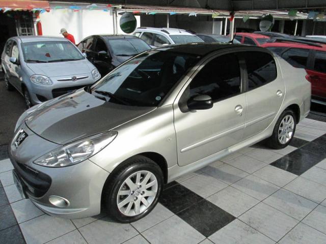 PEUGEOT 207 SEDAN PASSION XS 1.6 16V FLEX 4P 2011 - Foto 3