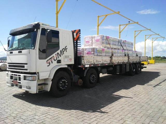 Caminhão iveco Bitruk 8x2