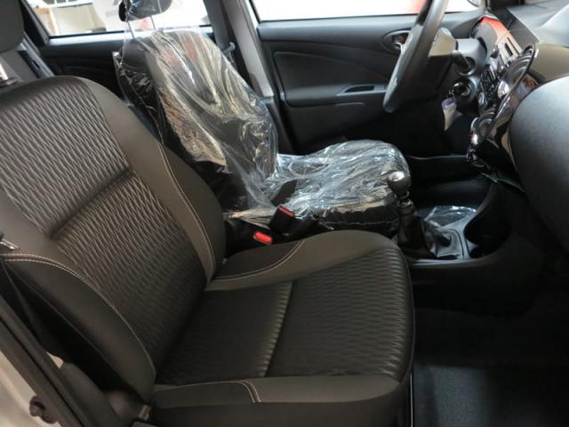 TOYOTA ETIOS SEDAN X PLUS 15 MT 19/20 - Foto 12