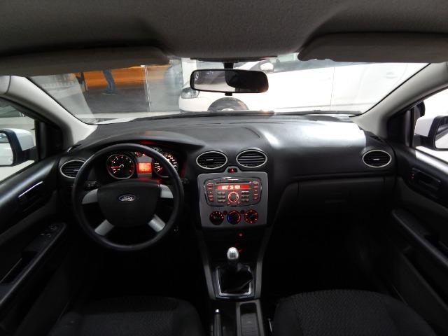 Ford Focus sedan 1.6 - Foto 6