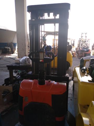Empilhadeira Patolada Heli 1600kg