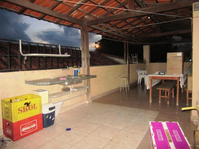 Linda casa colonial no carlos prates! 03 qtos. 01 suíte. 03 banhos. 01 varanda. 03 vagas. - Foto 19