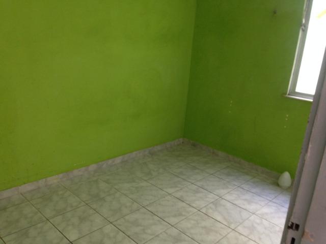 Otimo apto 2o andar reformado 2 qts rua principal cond barato doc ok