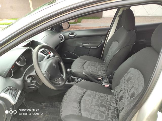 Peugeot 207 xr 2011 1.4 - Foto 7