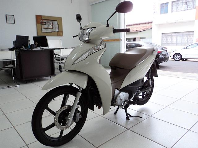 Honda Biz 125 Flex Branca Único Dono Veículo com 4000 km