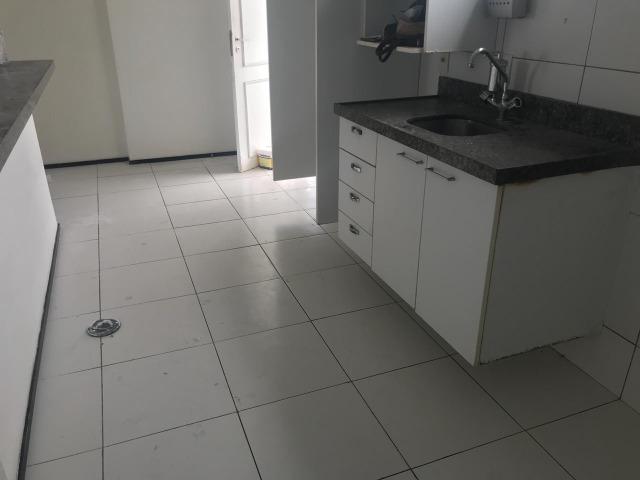 Apartamento no Edifício Bahrein, 03 Quartos
