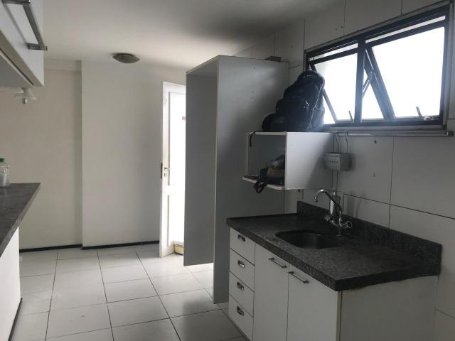 Apartamento no Edifício Bahrein, 03 Quartos - Foto 3