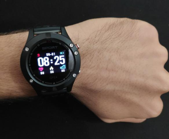 Relógio Smartwatch Gps Bluetooth Monitor Cardíaco Usado - Foto 2