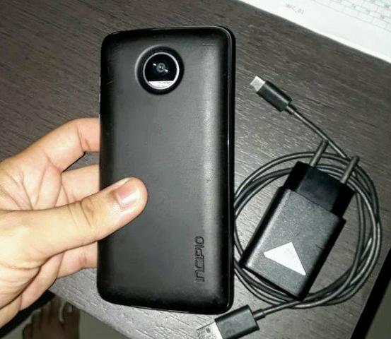 Moto z2 play + snap de bateria + carregador turbo - Foto 5