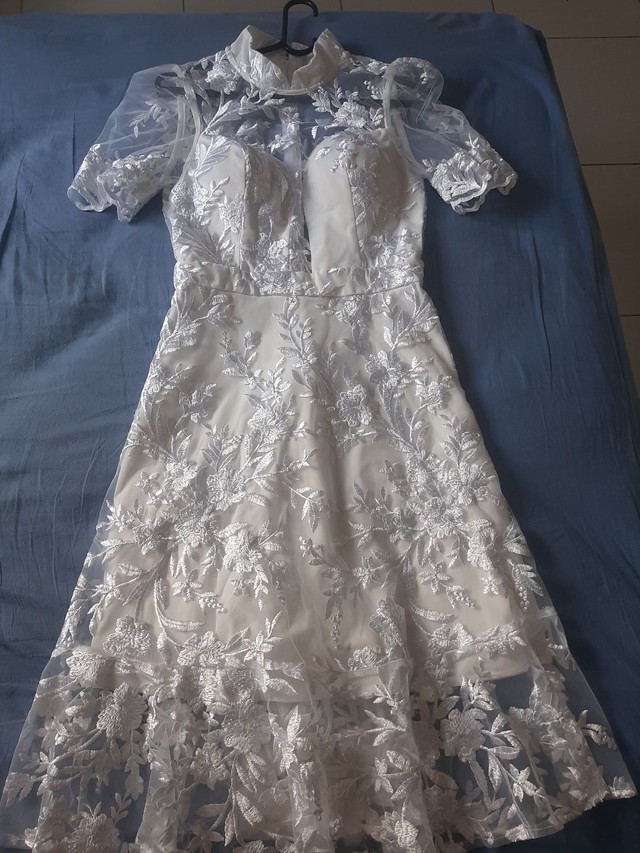 Vestido midi usado para casamento civil ou formatura 
