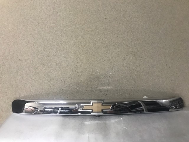 Moldura Tampa traseira Chevrolet Tracker  - Foto 5