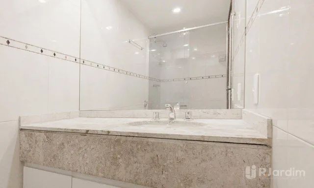 Apartamento para alugar com 2 quartos, 1 suíte, 2 vagas, 77 m² - Copacabana - Rio de Janei