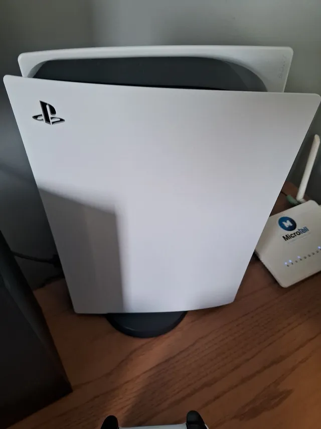 Playstation 5 Digital Edition + FIFA 23 - PS5 mod CFI-1214B - Games Você  Compra Venda Troca e Assistência de games em geral