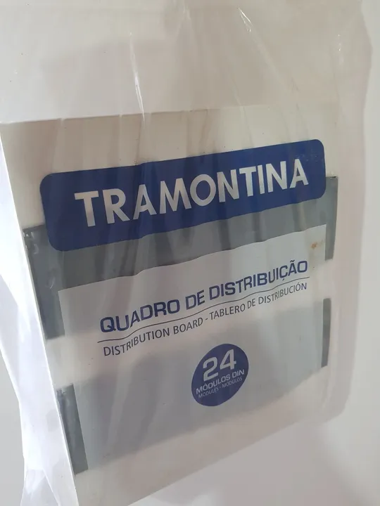 Quadro de Distribuição de energia para 24 disjuntores - Tramontina 
