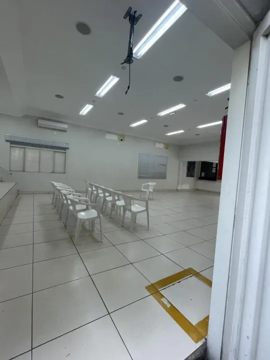 Sala Comercial para Venda em Cuiabá, Araés, 1 dormitório, 2 banheiros