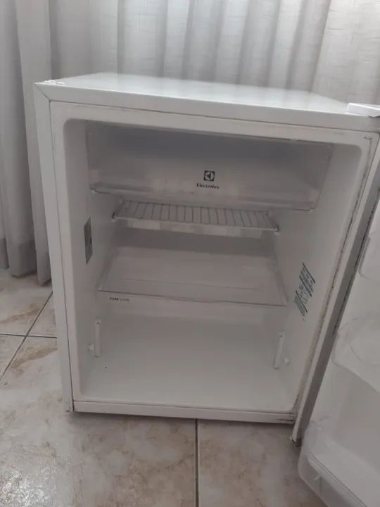 Frigobar Electrolux 79L RE 82 - Foto 3