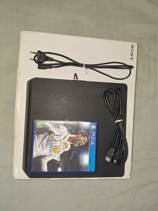 PS4 SLIM PRETO 1TB USADO, CABO HDMI, CABO FORÇA + 1 JOGO DE BRINDE (FIFA18)