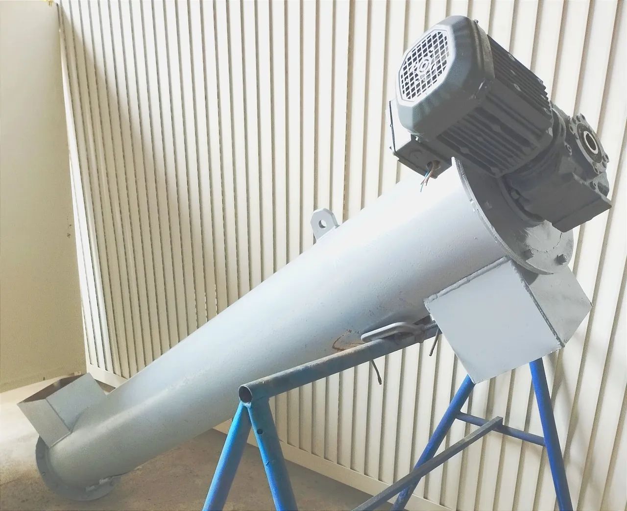 Rosca transportadora helicoidal 2 metros / diâmetro da rosca 250mm motoredutor SEW 2cv  - Foto 2