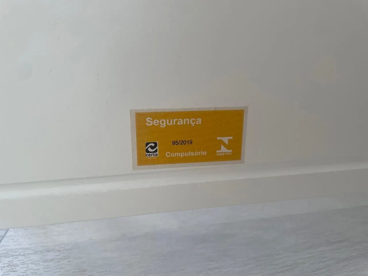 Berço de bebê branco Laka em ótimo estado - Foto 6