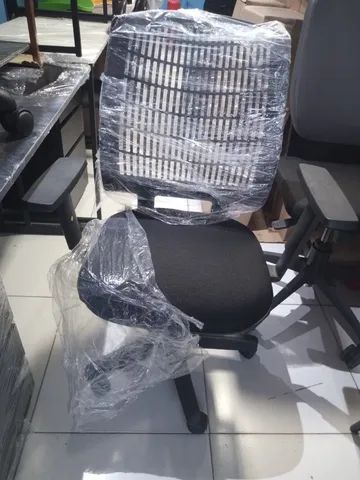 Cadeira giratória diretor UNIQ - Foto 3