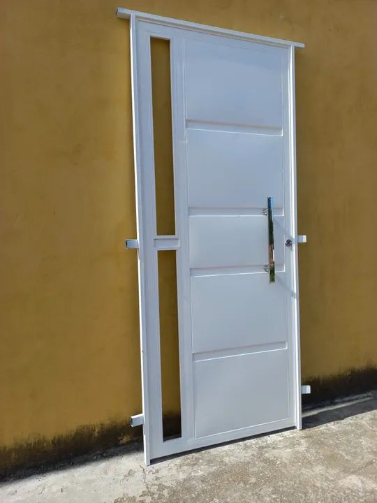Porta galvanizada com puxador 3x sem juros
