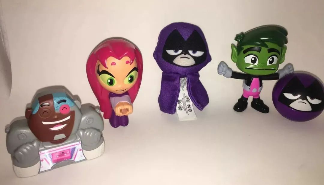 Bonecos Teen Titans Go! - 5 peças (usado)