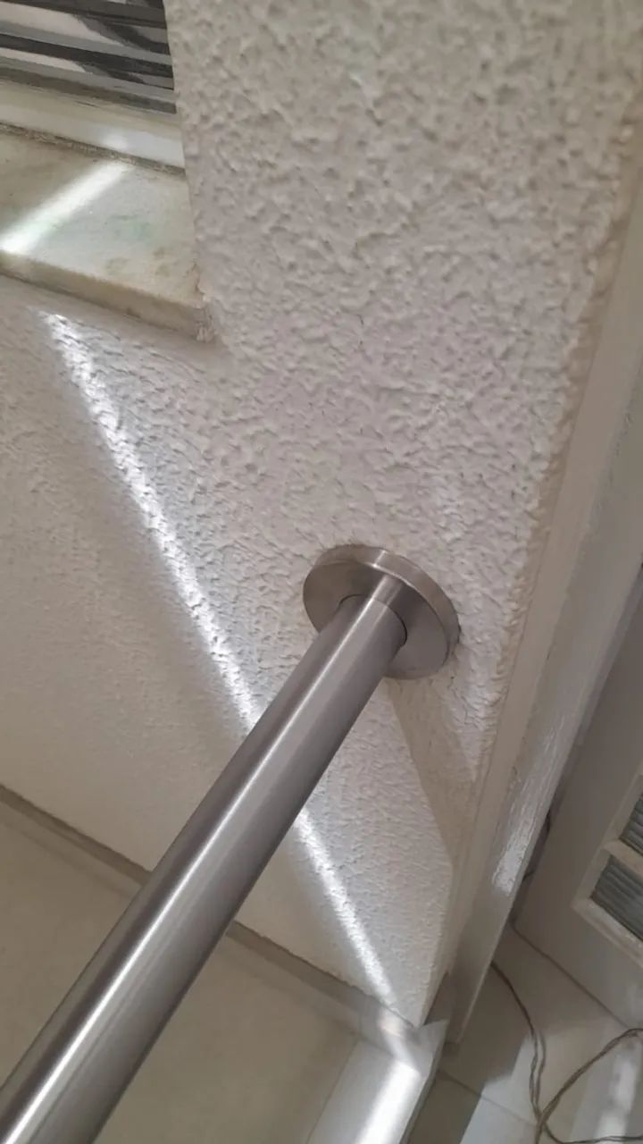 Barra de apoio em aço inox 80 cm, R$ 110,00 - Foto 3