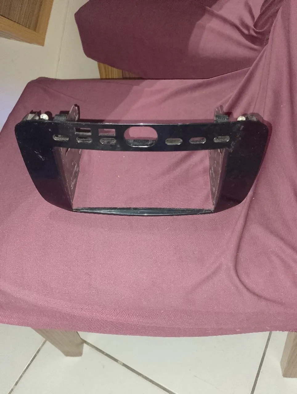Moldura de painel para som automotivo