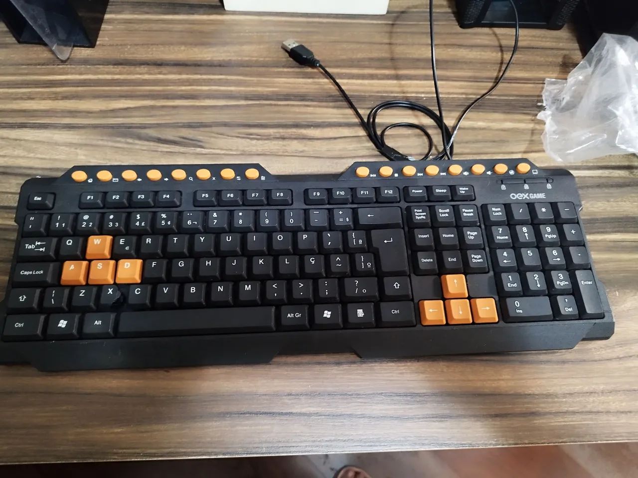 4 TECLADOS 1 MOUSE  - Foto 2