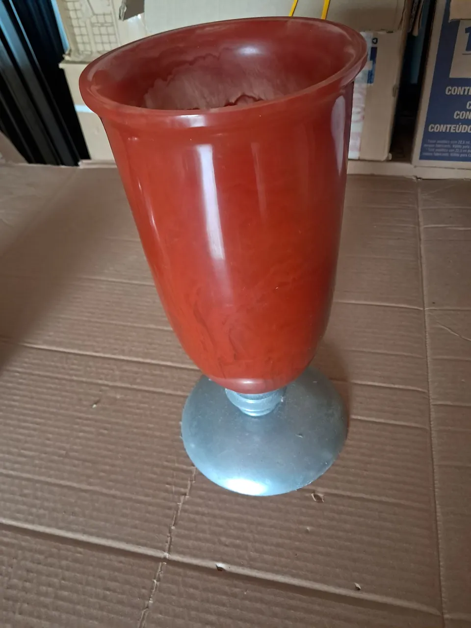 Vaso Decorativo Vermelho com Base