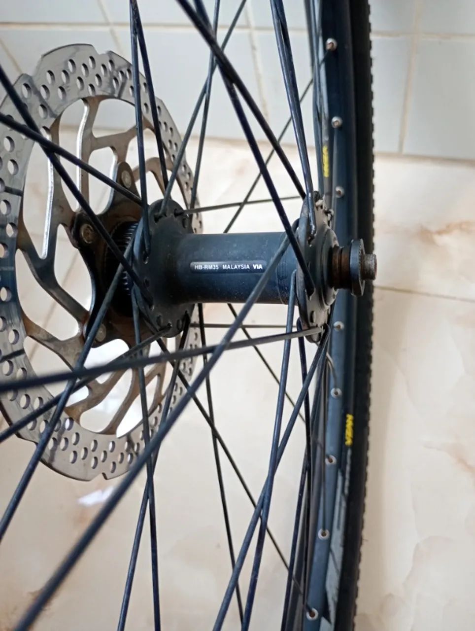 Roda dianteira completa - vzan extreme MTB (com pneu e disco center lock freio hidráulico - Foto 3