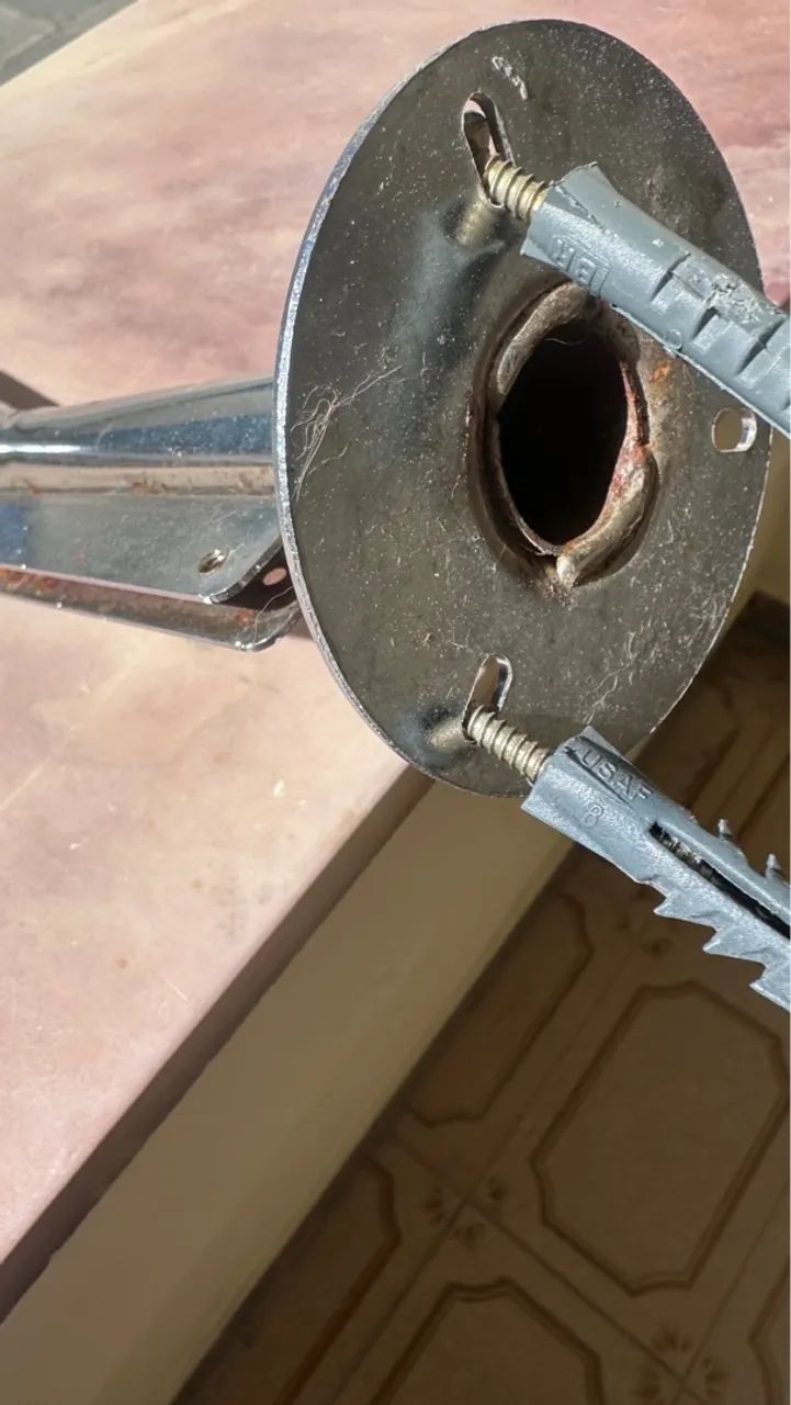 Suporte para Cabide em Metal