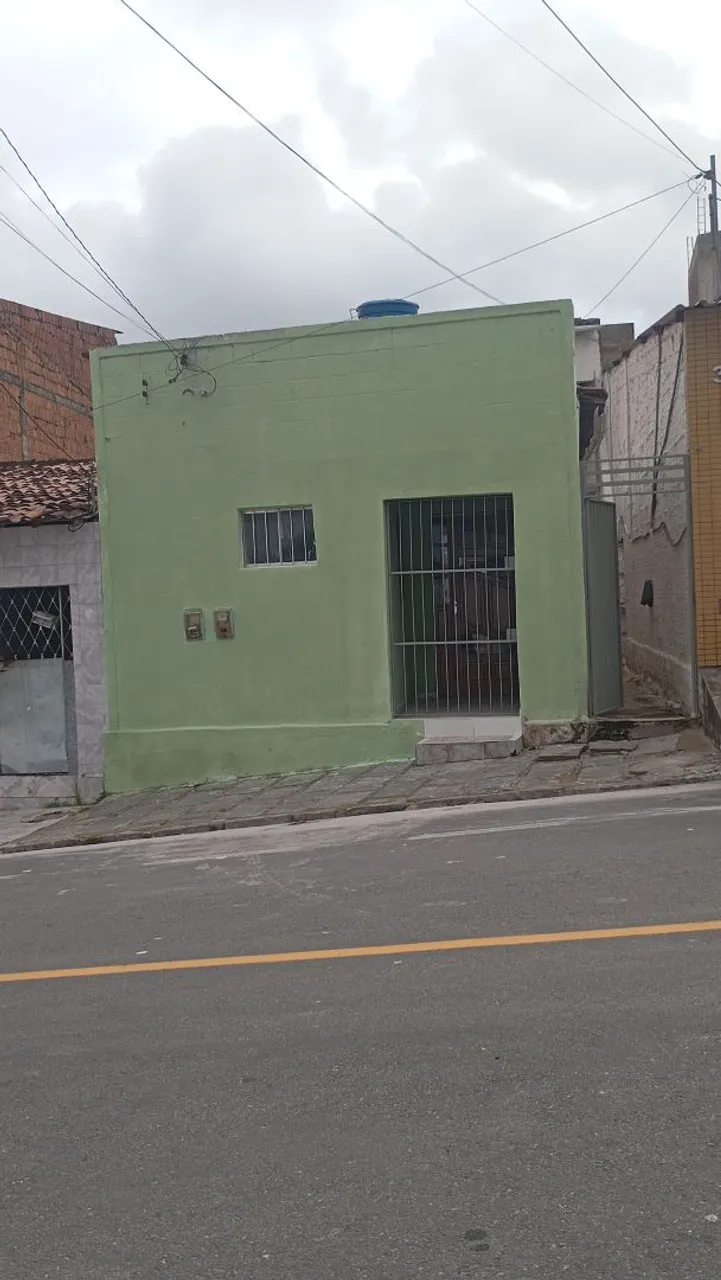Casa a venda no Monte Santo - casa e dois kitnets nós fundos