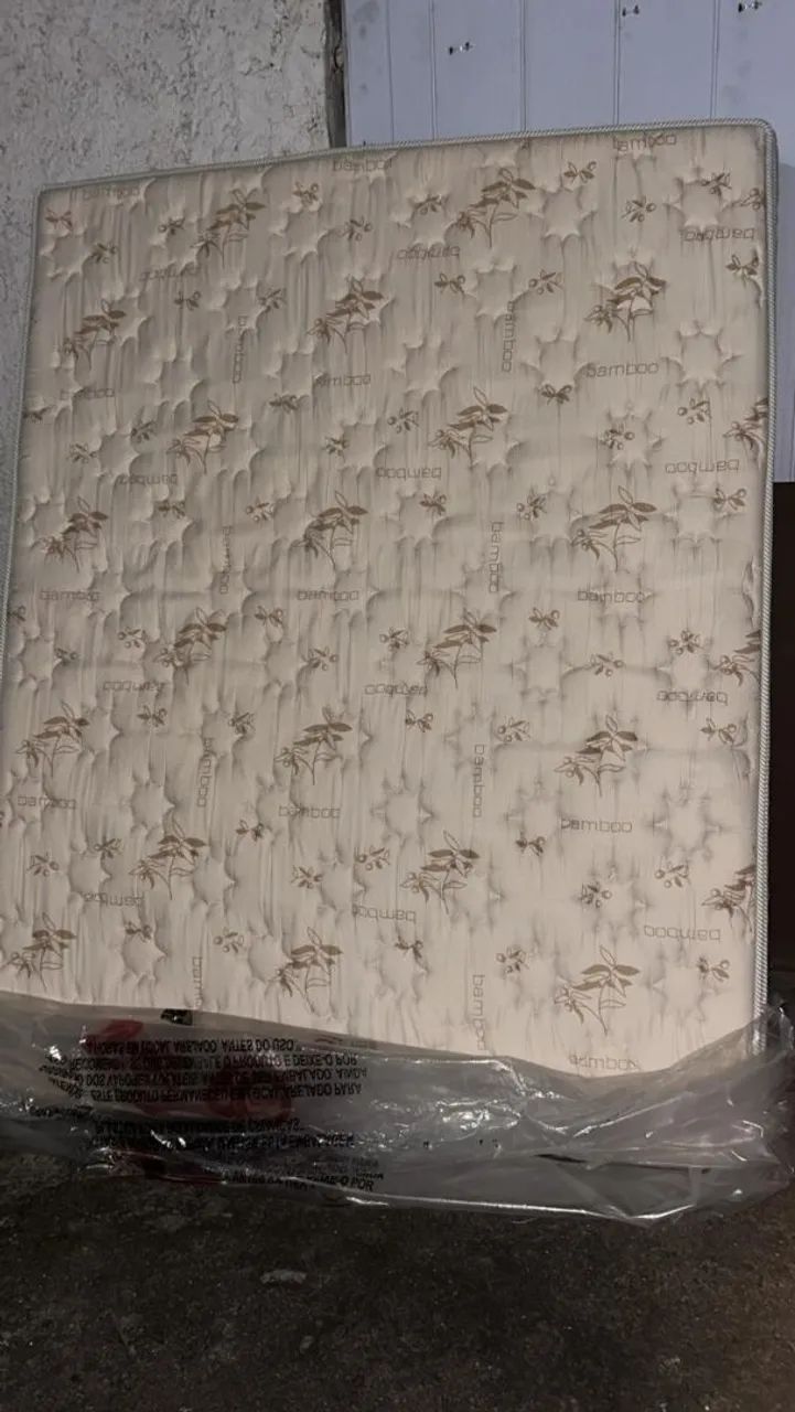 Colchão Queen espuma ENTREGO LEIA 