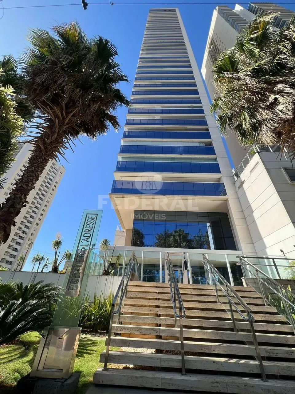 Apartamento alto padrão em frente a Alameda Ricardo Paranhos, 01 por andar, Setor Marista,