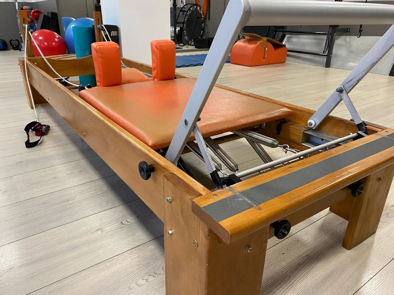 Aparelho de Pilates REFORMER