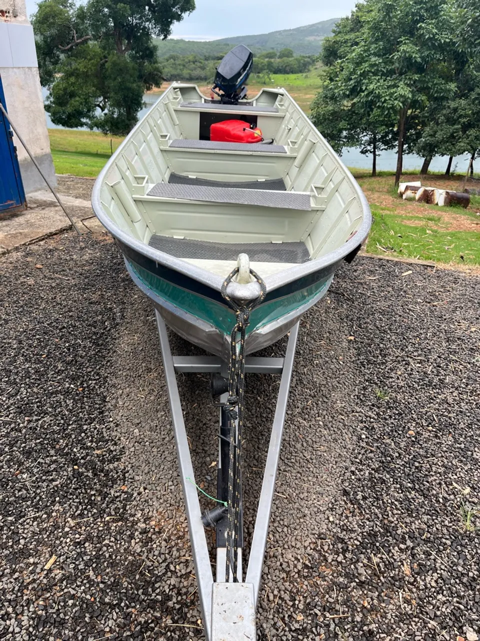Barco de Alumínio com Motor e Carreta