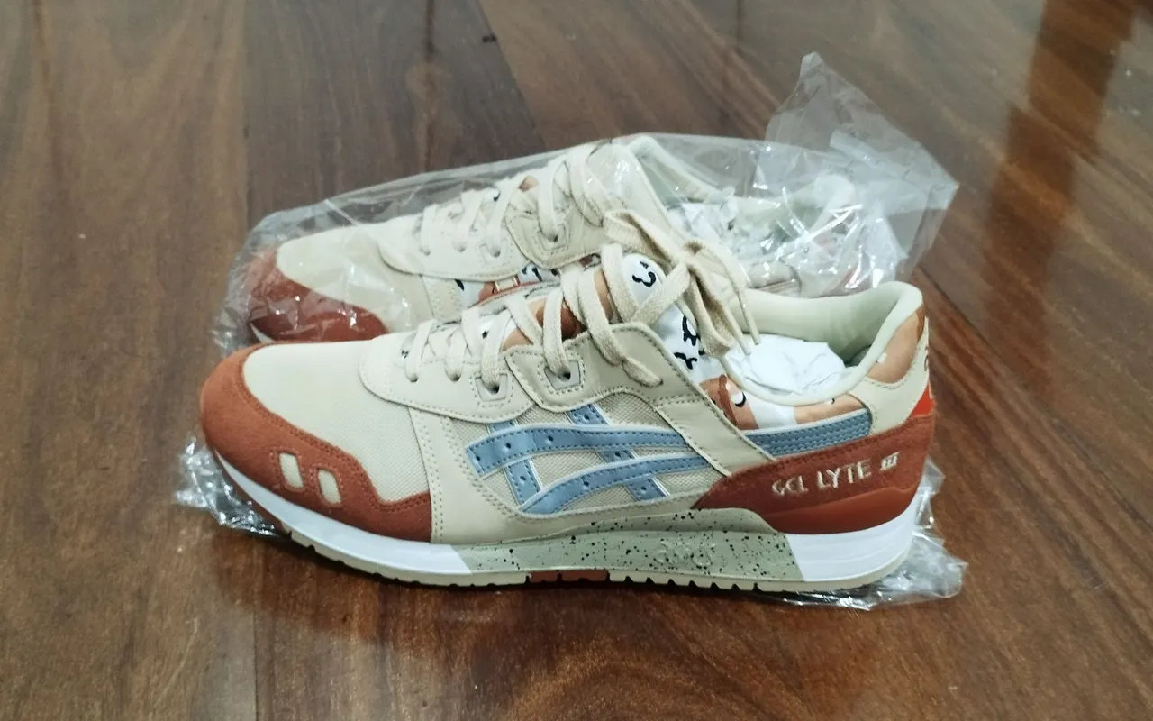 Tênis Asics Gel Lyte III - Bege e Marrom