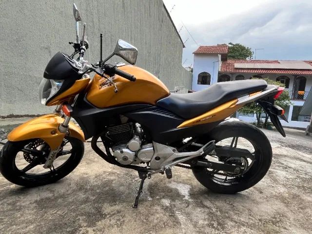 Honda CB300r - 2010 - Pouquíssimo rodada.