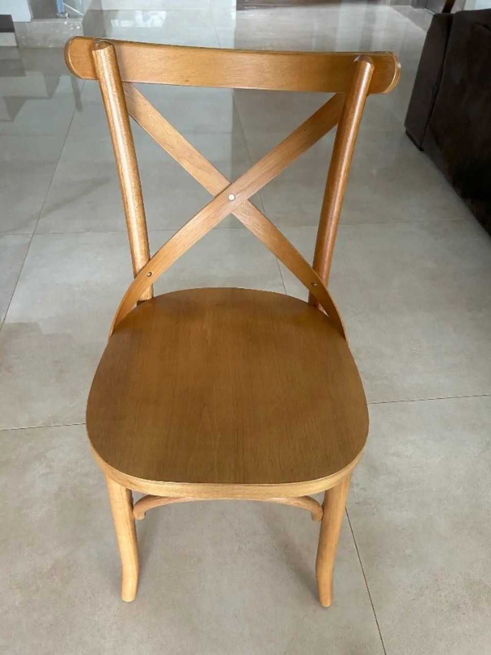 Conjunto 8 cadeiras X empilháveis em madeira maciça64352824379266121
