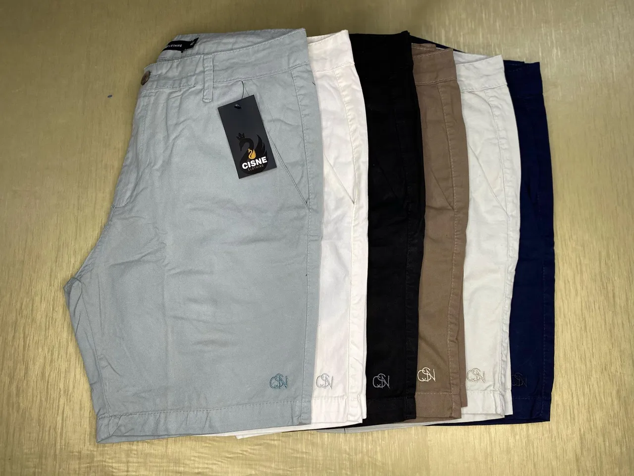 Shorts Cisne em várias cores - Conforto e estilo!
