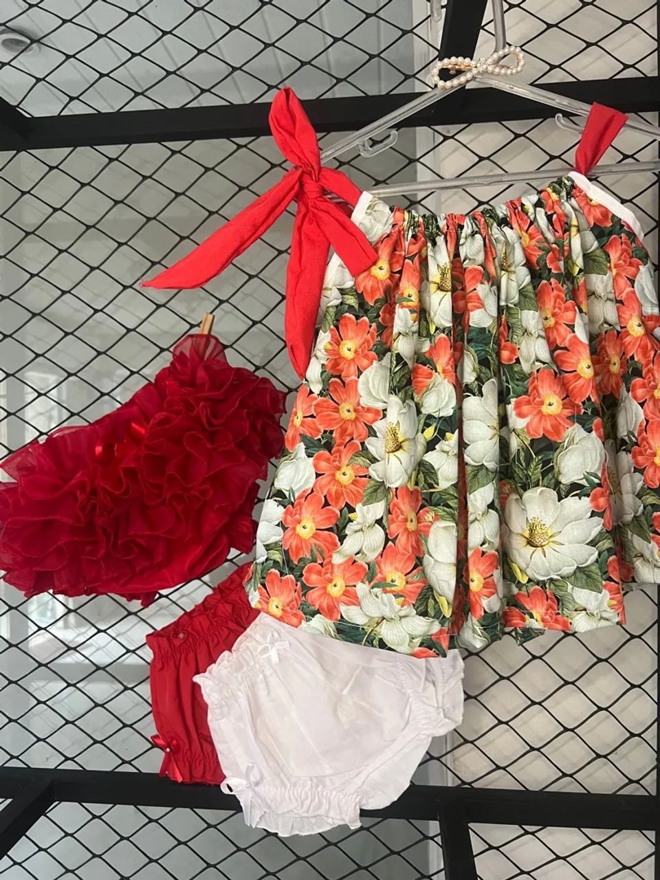 Conjunto Infantil Branco Floral cores  - Foto 3