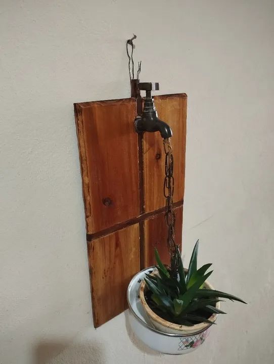 Placa decorativa com torneira e suporte para uma planta vintage - Foto 5